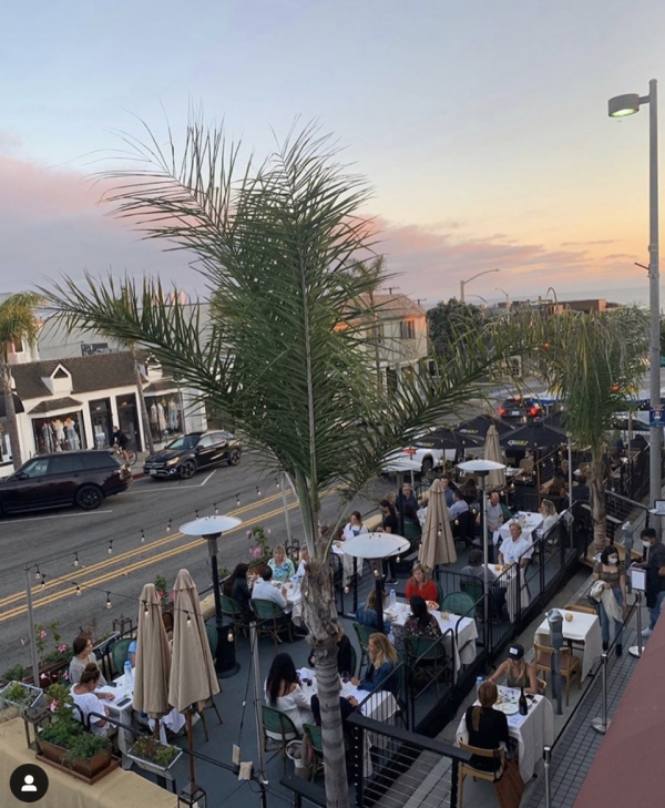 Outdoor seating for Manhattan Beach, CA restaurant Love & Salt outdoor seating for the COVID-19 pandemic